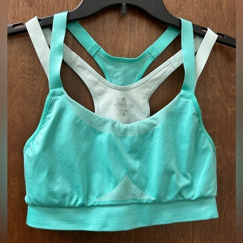 Athleta seamless double‎ under sports bra in size M. F6